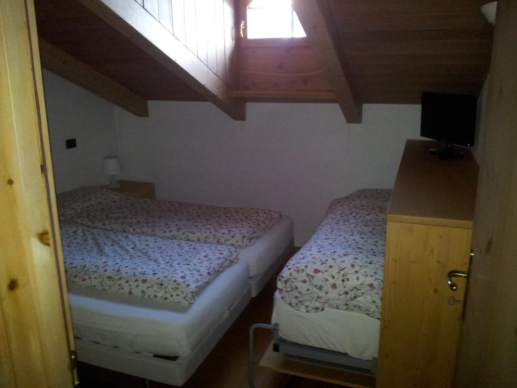 Chalet Del Sole per gruppi Livigno Camera foto