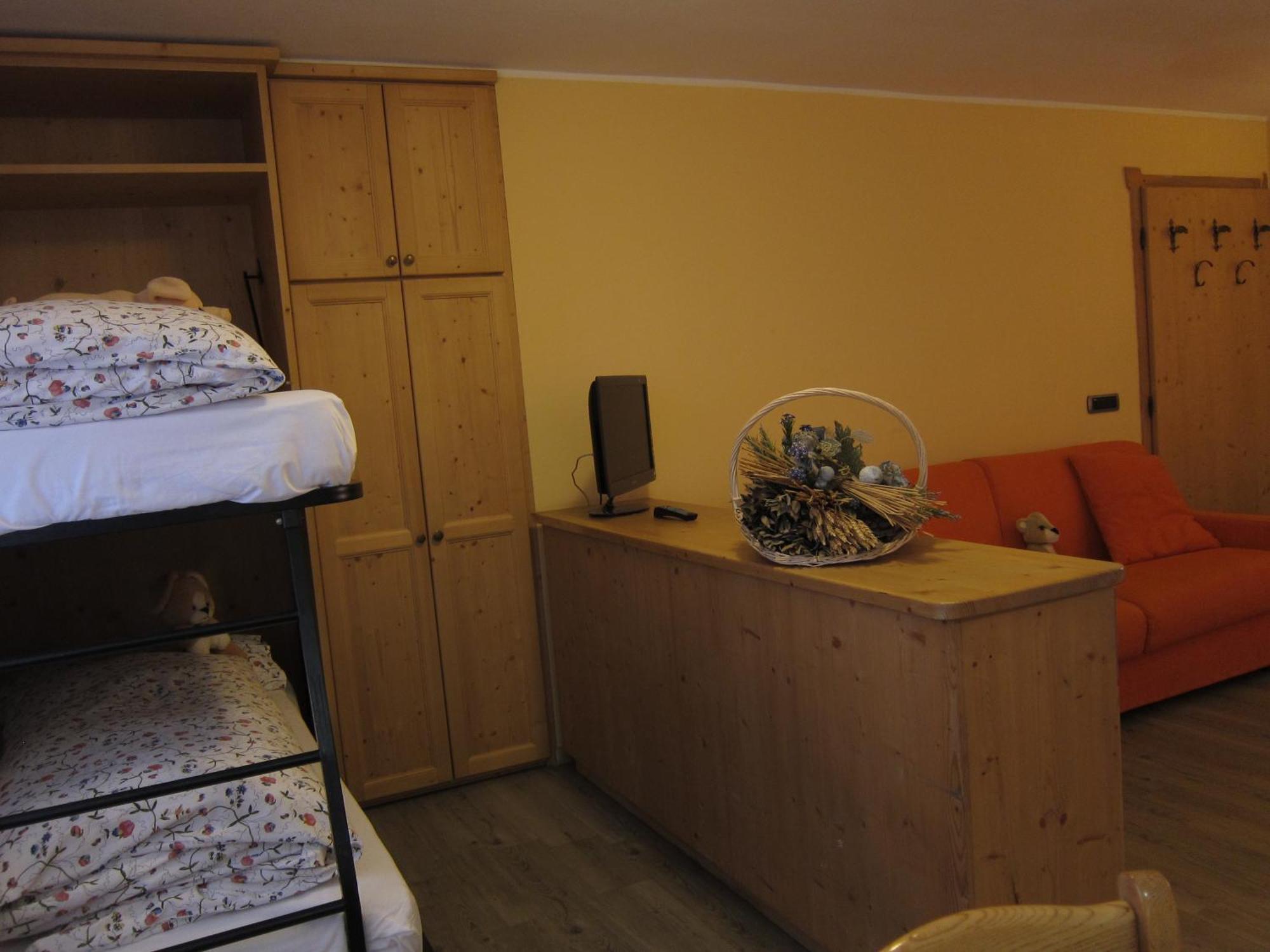 Chalet Del Sole per gruppi Livigno Esterno foto