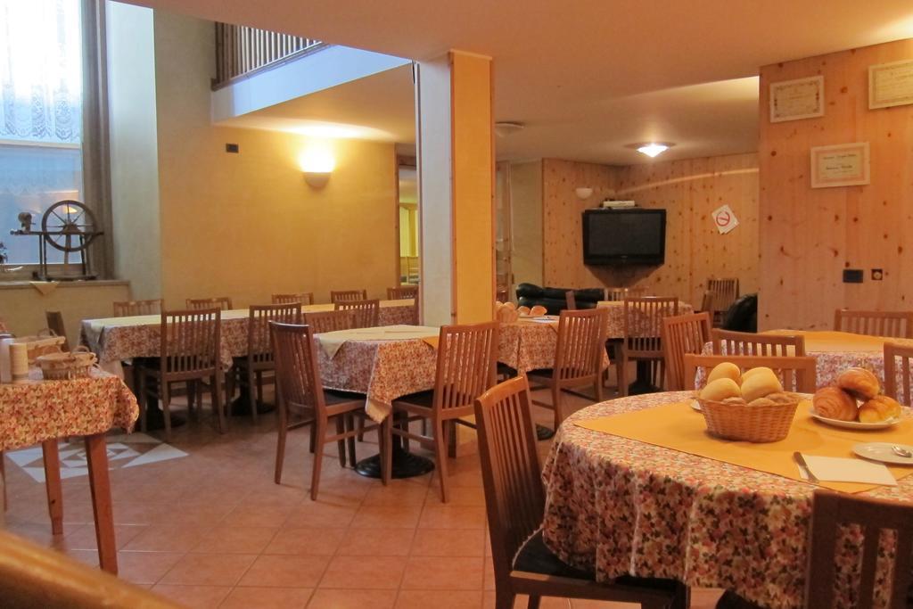 Chalet Del Sole per gruppi Livigno Esterno foto