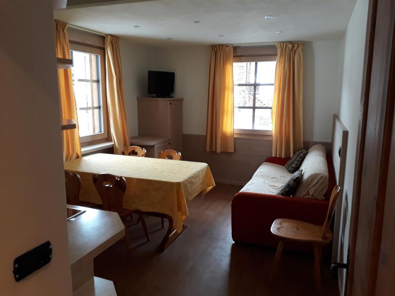 Chalet Del Sole per gruppi Livigno Esterno foto
