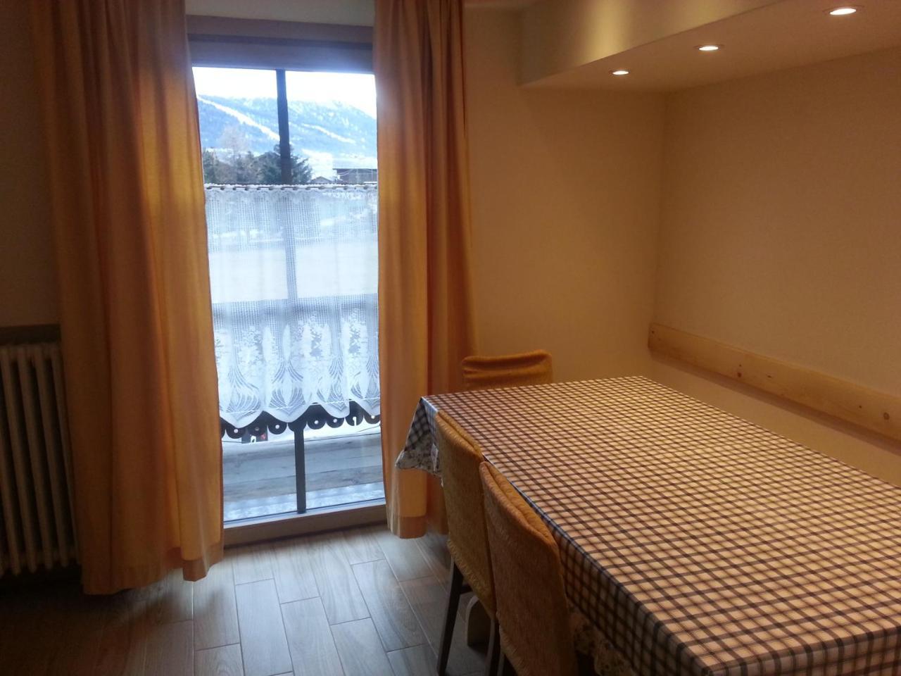 Chalet Del Sole per gruppi Livigno Esterno foto