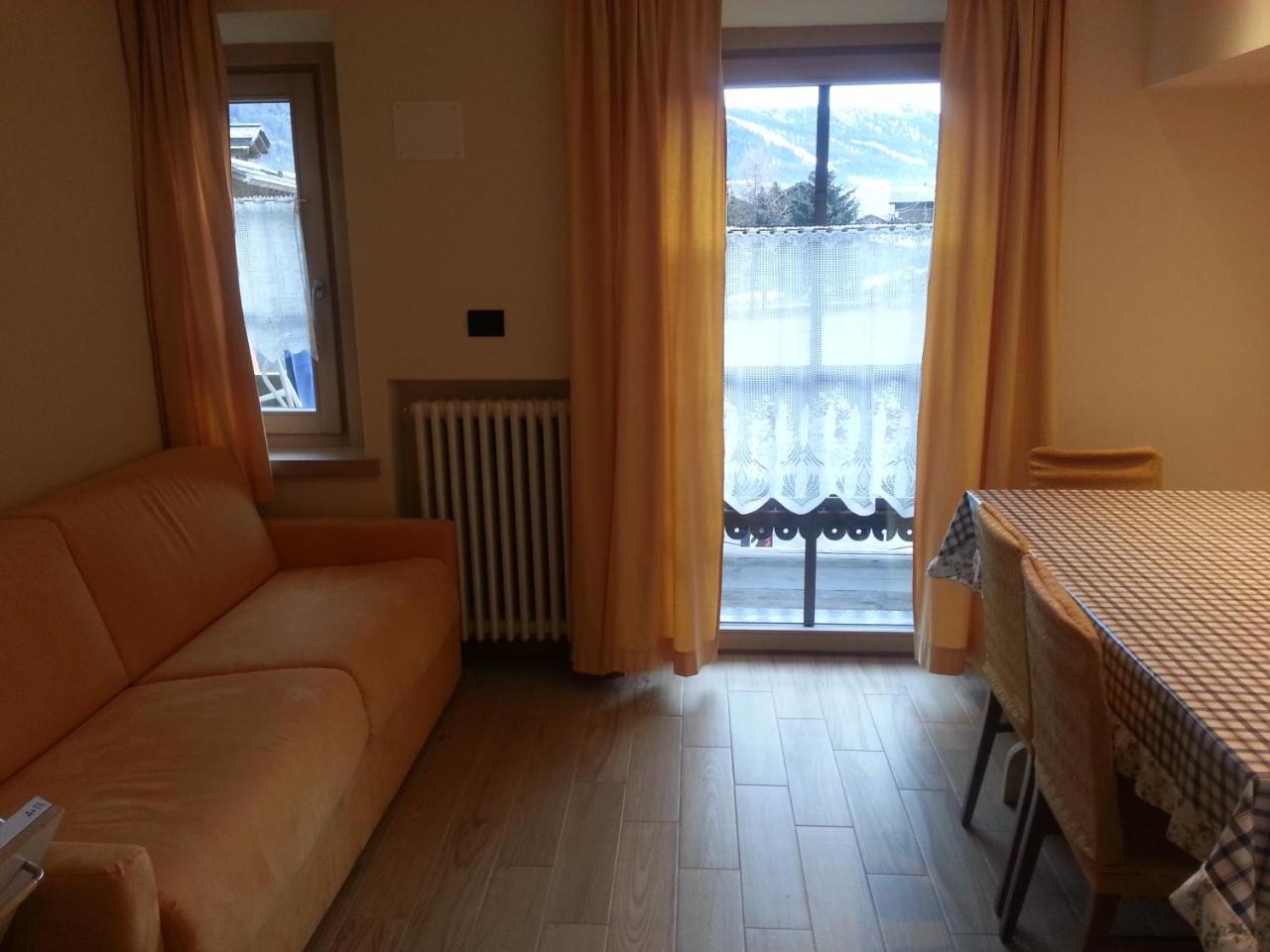 Chalet Del Sole per gruppi Livigno Esterno foto