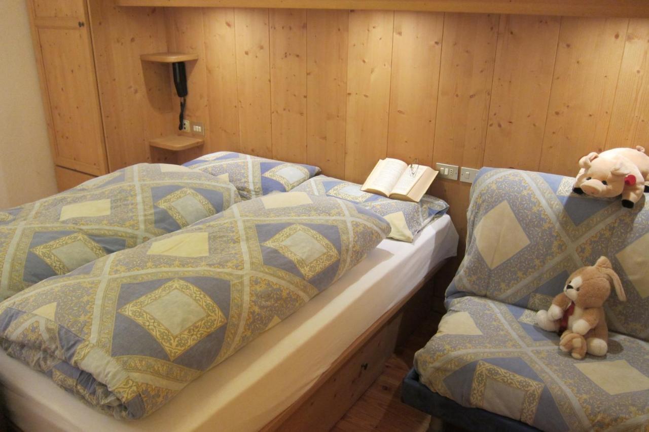 Chalet Del Sole per gruppi Livigno Camera foto